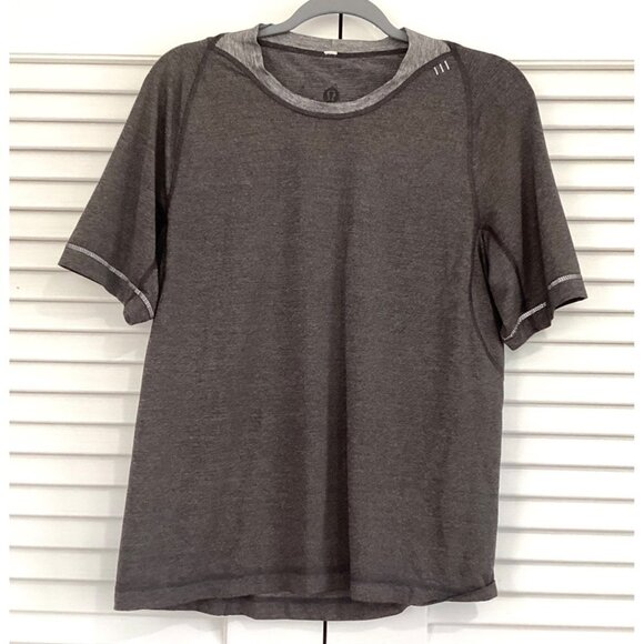 Lululemon Men’s Gym Workout T-Shirt Size S Gun Metal Gray Short Sleeve Shirt - Picture 1 of 9